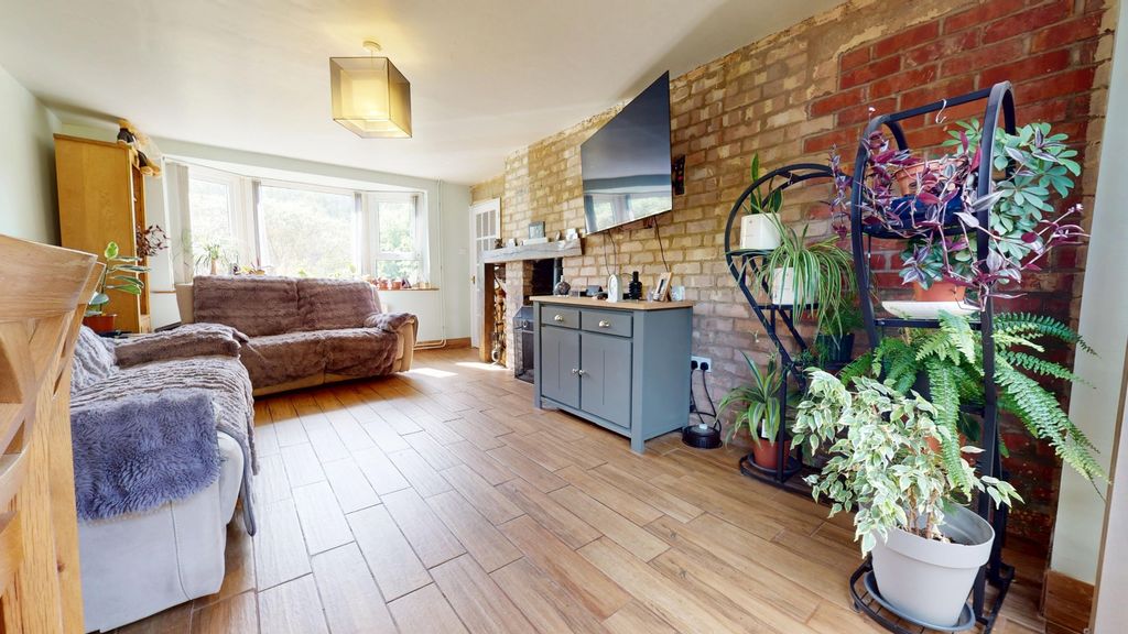 Property photo 3 of 26 4503025