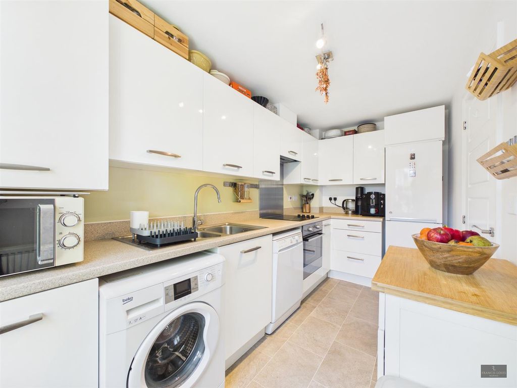 Property photo 3 of 23 Cam02887G0-Pr0643-Still001.Jpg