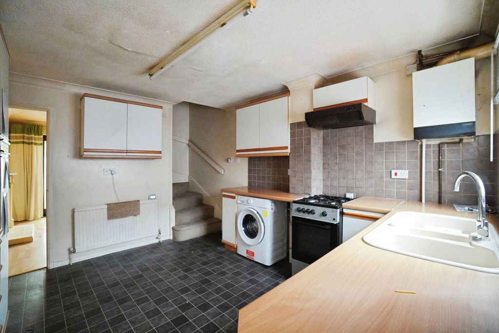 Property photo 3 of 10