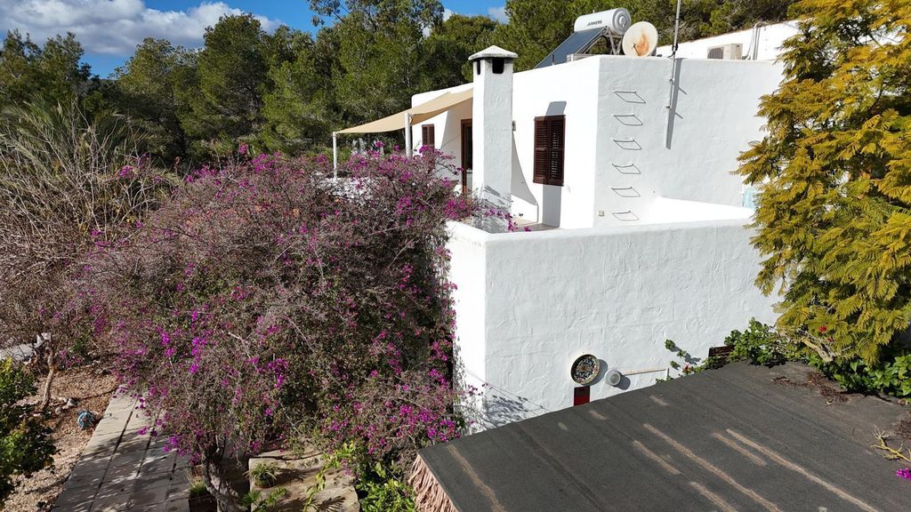 Property photo 3 of 23