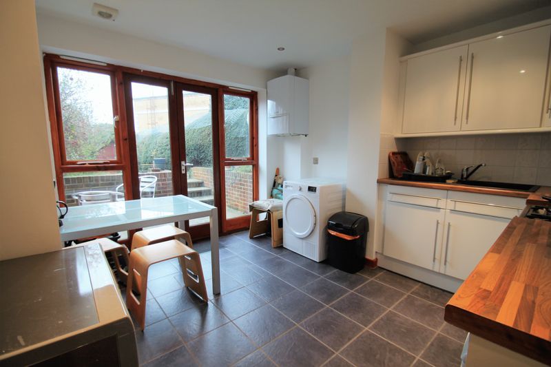 Property photo 3 of 12 Kitchen