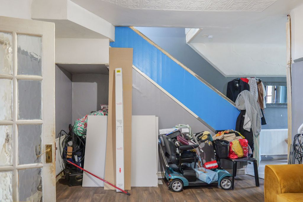 Property photo 3 of 25