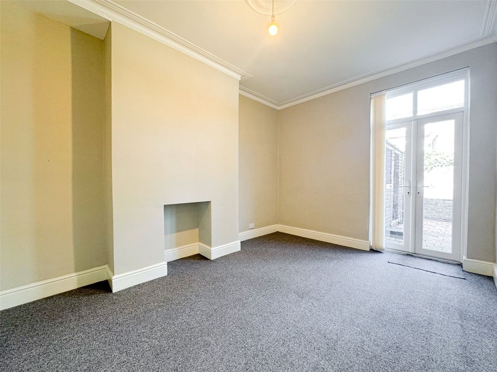 Property photo 3 of 11 Picture No. 10