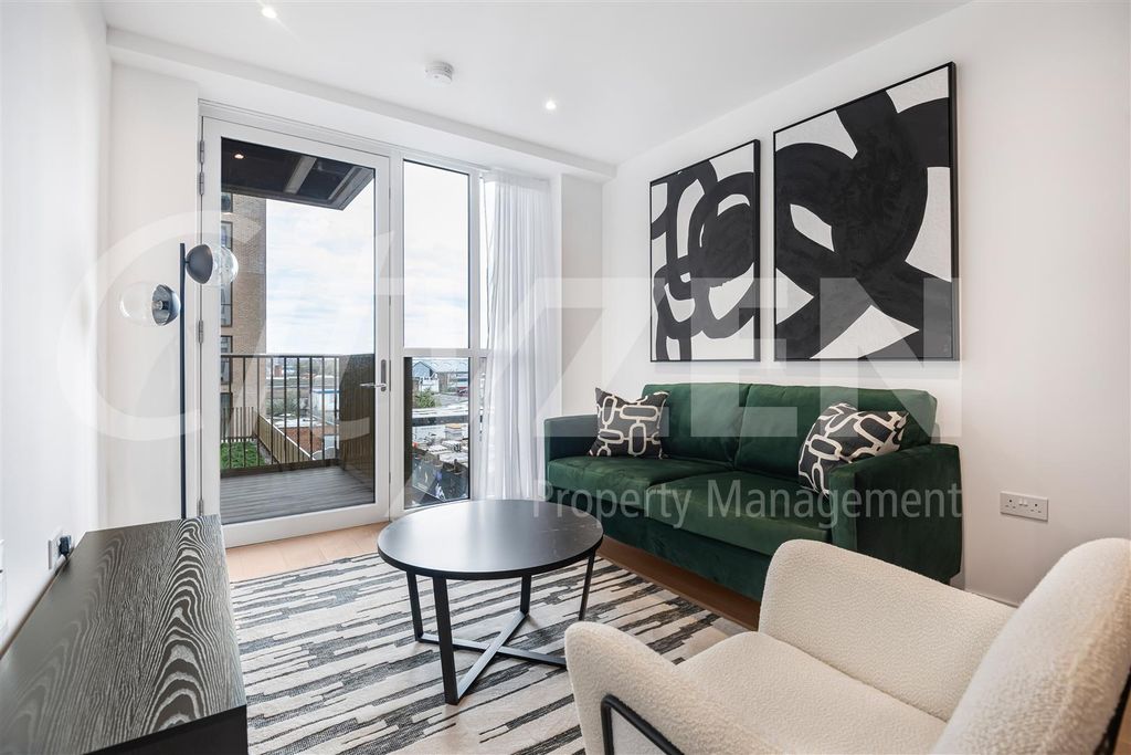 Property photo 1 of 34 Reception (Photo Of Actual Flat)