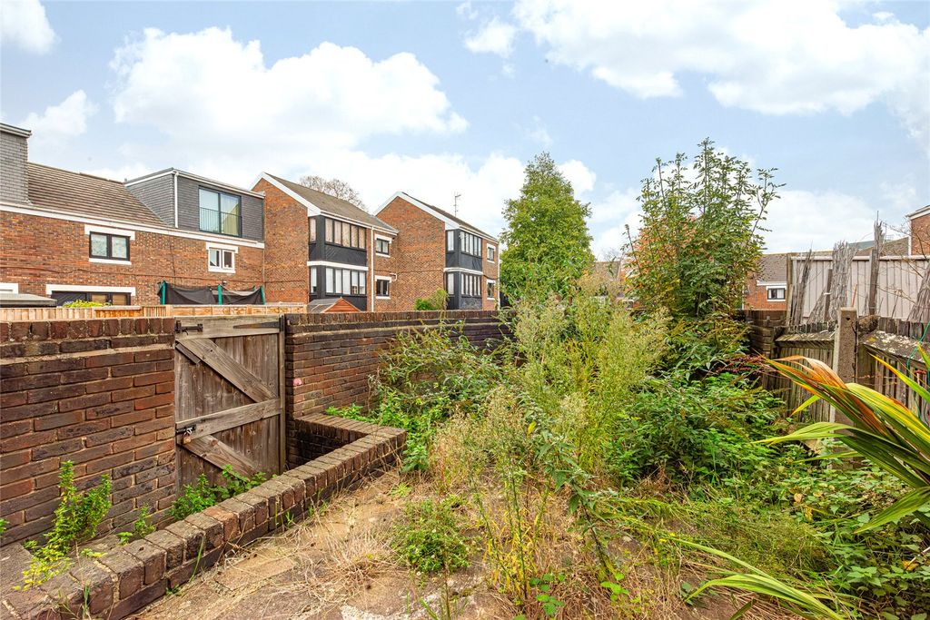 Property photo 3 of 9 Picture No. 06