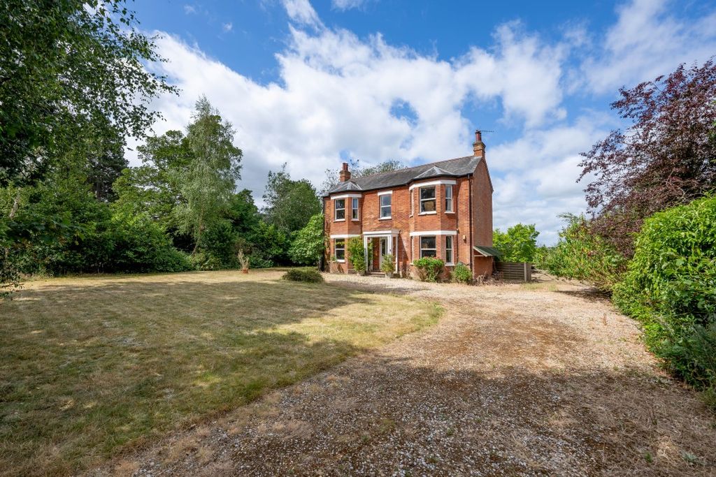 Property photo 1 of 27