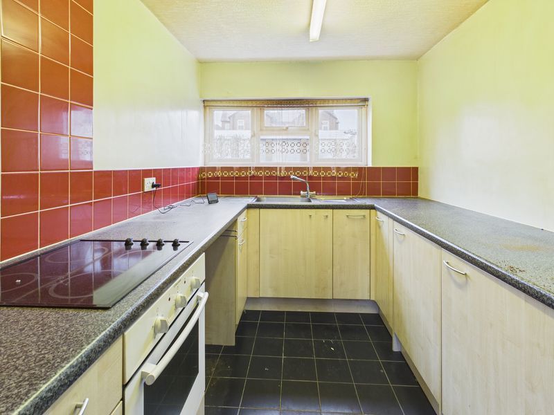 Property photo 3 of 7 Kitchen