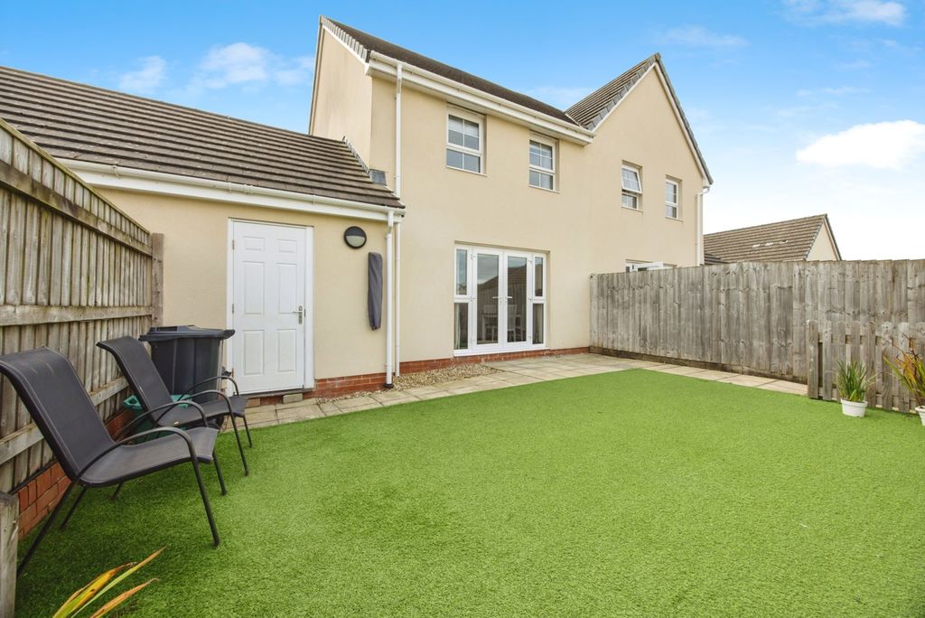 Property photo 2 of 17 Photo