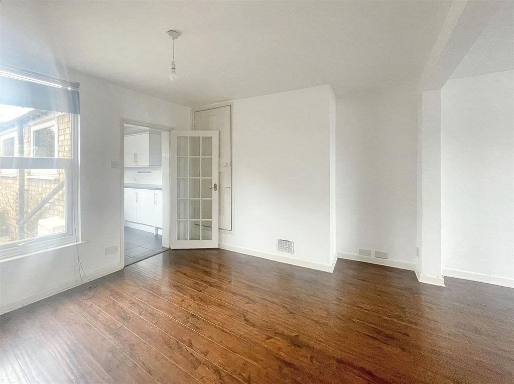 Property photo 3 of 8 Img_5946.Jpg