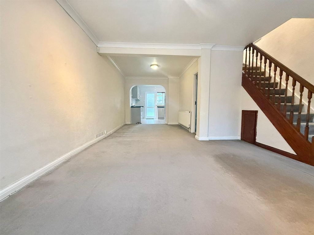 Property photo 3 of 11 Living Room