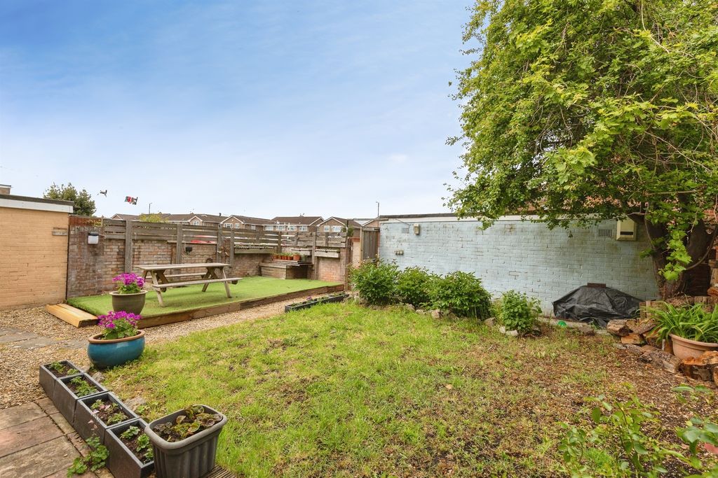 Property photo 2 of 18