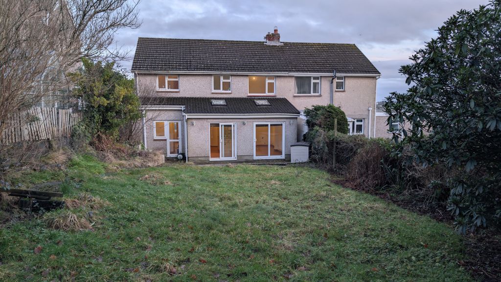 Property photo 1 of 23 4 Bedroom Semi Detached For Rent On Priors Way, Dunvant