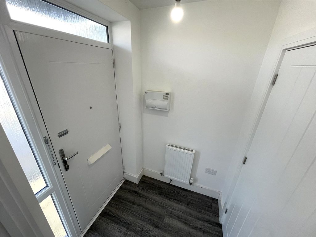 Property photo 2 of 16 Entrance