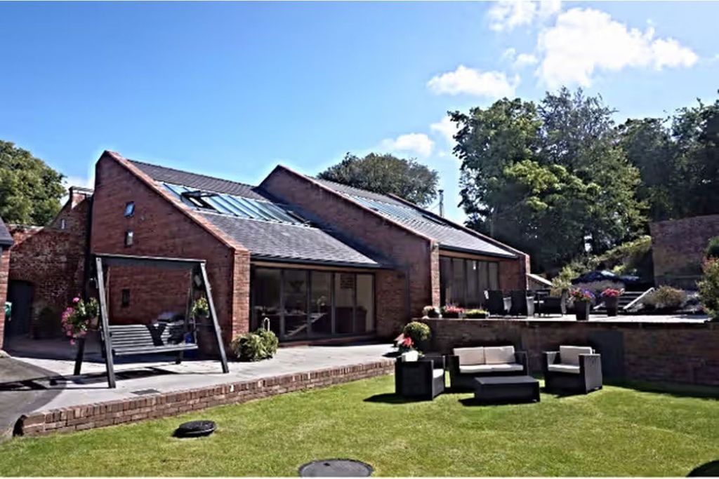 Property photo 1 of 48