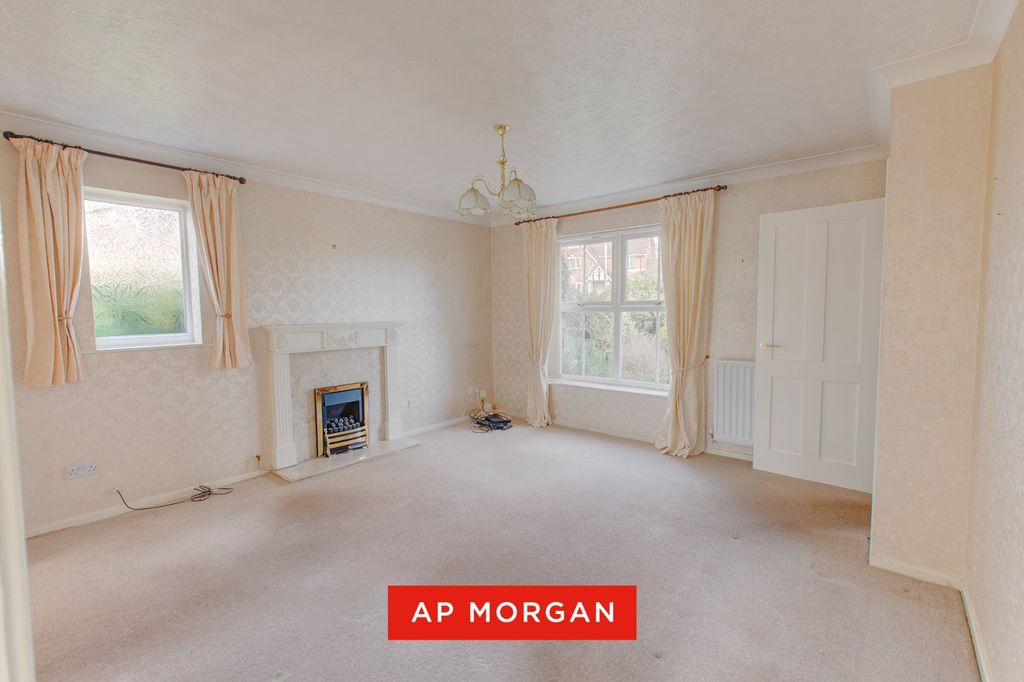 Property photo 2 of 21 Picture No. 15