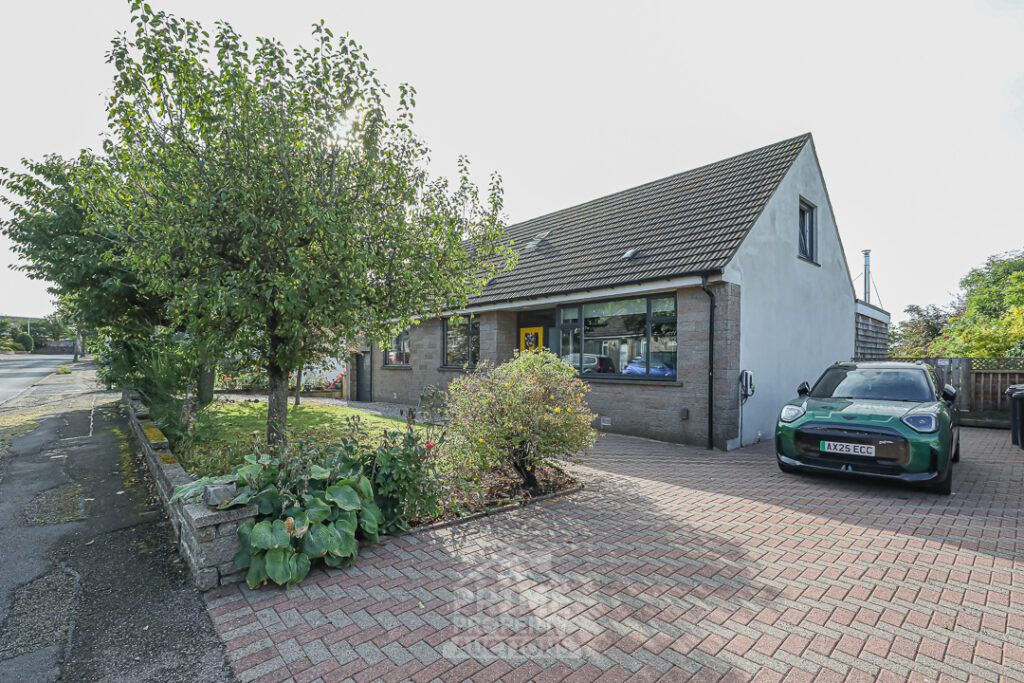 Property photo 1 of 31