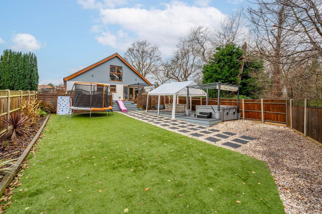 Property photo 2 of 26