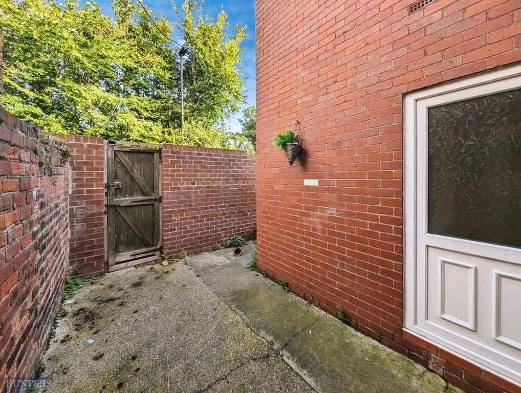 Property photo 3 of 9 External Yard