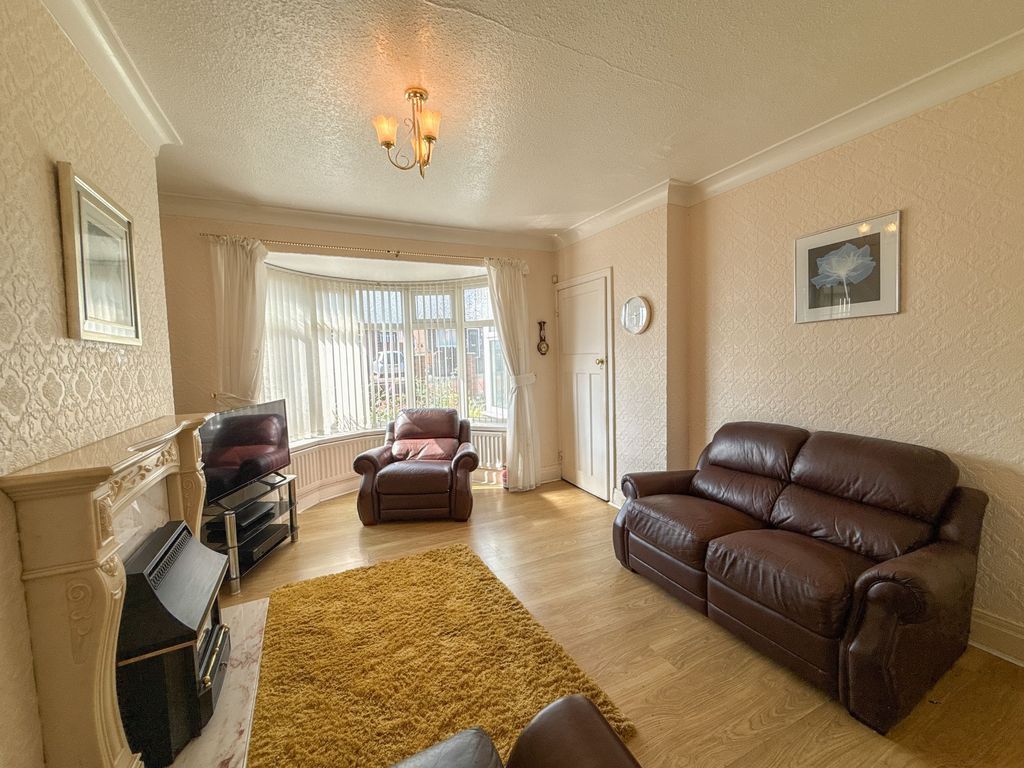 Property photo 2 of 10 Lounge/Dining Room