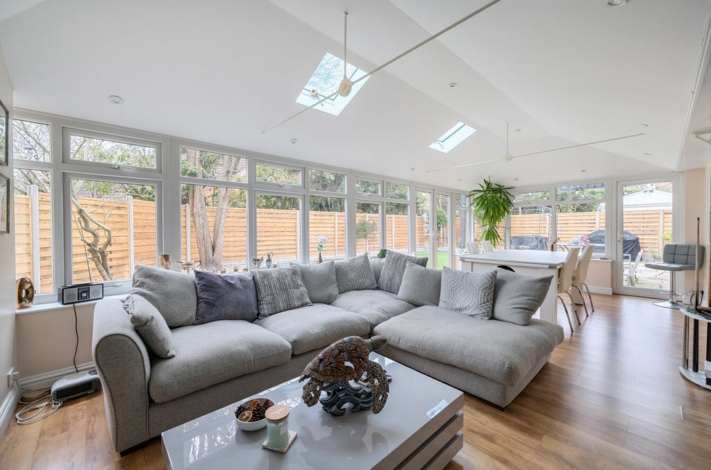 Property photo 3 of 18 1420873-18-69A042...