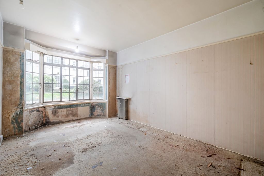 Property photo 3 of 8 Picture No. 11