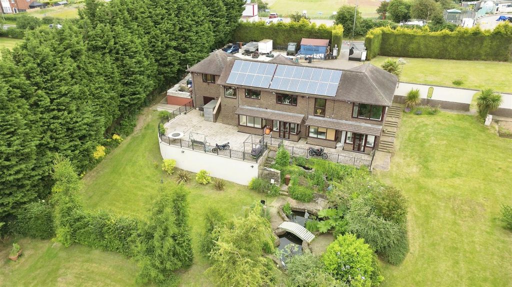 Property photo 1 of 65 Outside