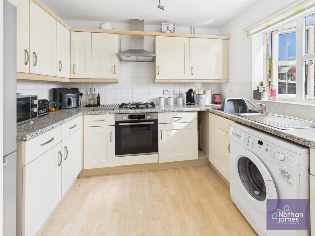 Property photo 2 of 14 Kitchen