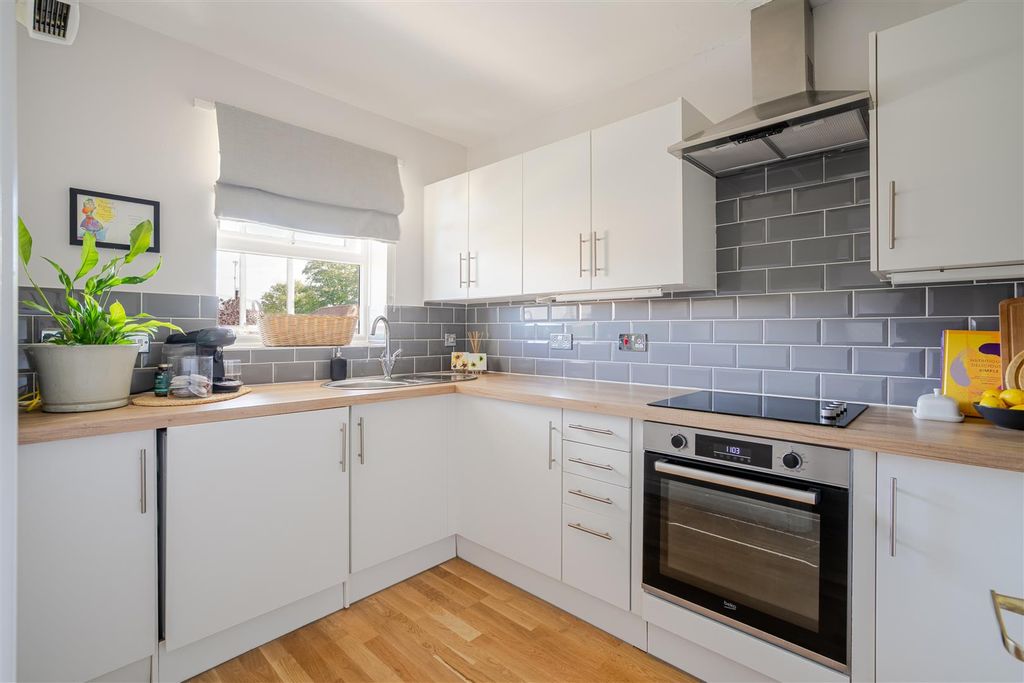 Property photo 3 of 6