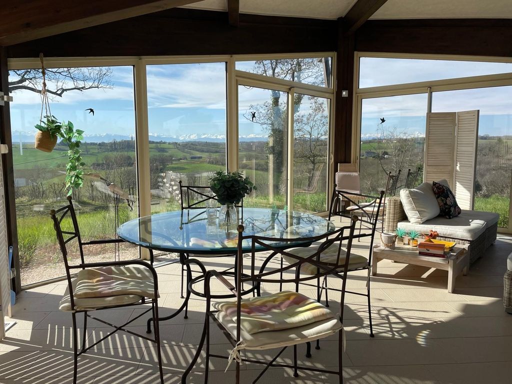 Property photo 3 of 38