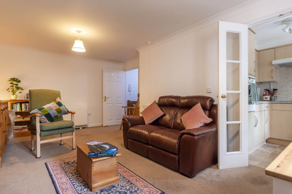 Property photo 3 of 12
