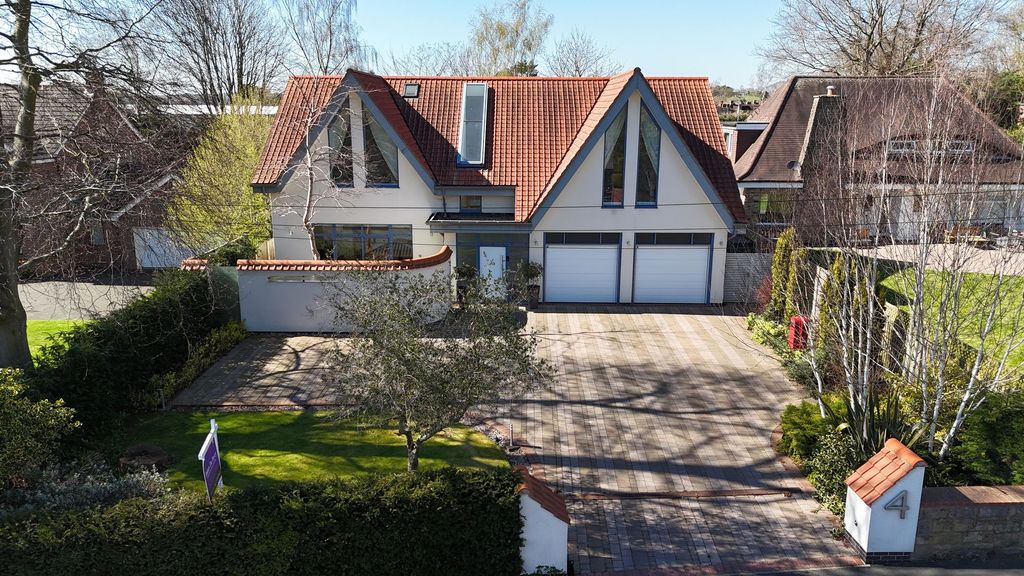 Property photo 1 of 18