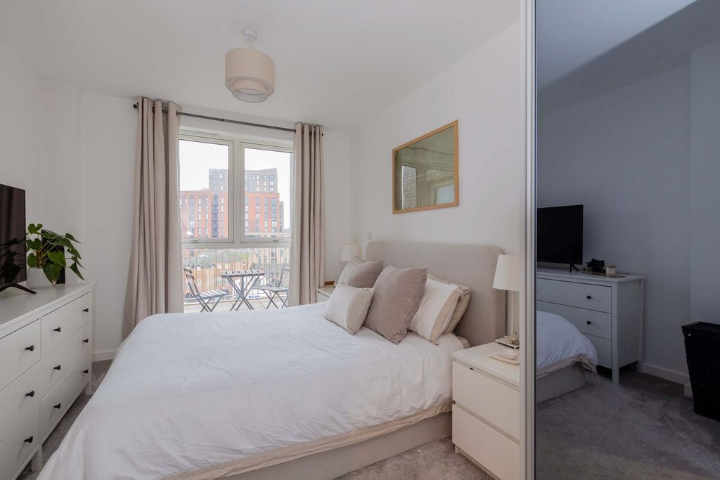 Additional image 5 of 1 bed flat for saleTrinity Place, Park Street, Maidenhead SL6