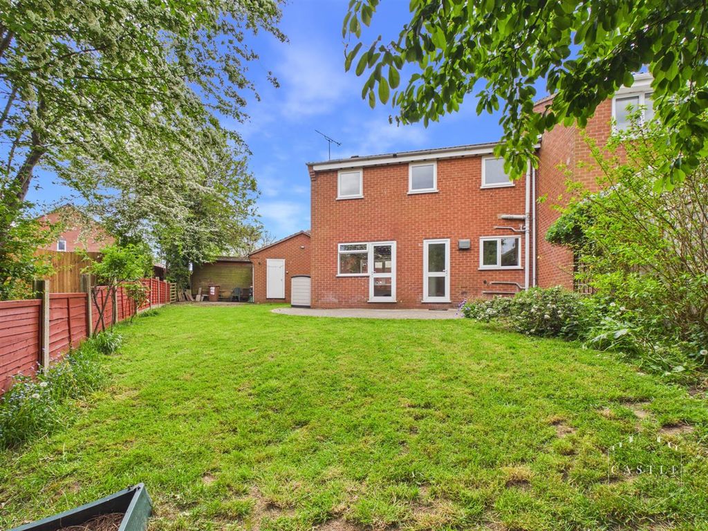 Property photo 2 of 18 Outside