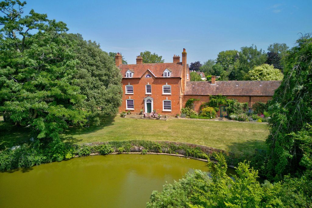 Property photo 1 of 34