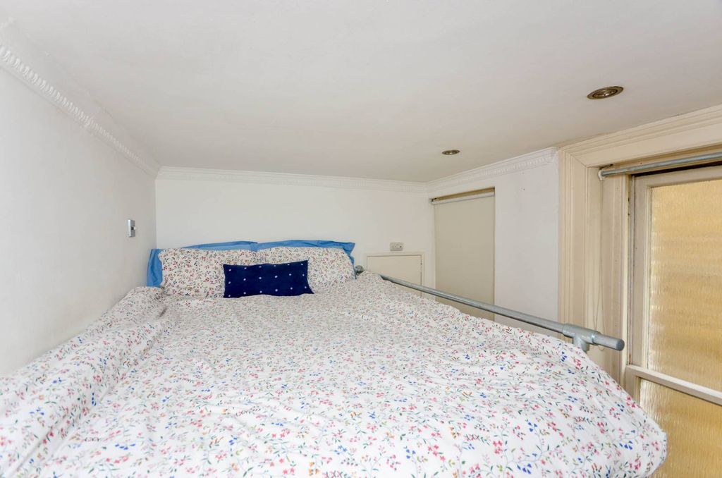 Property photo 3 of 3