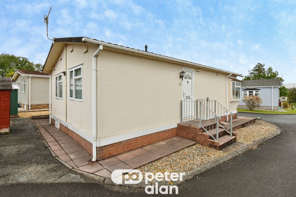 Property photo 2 of 13
