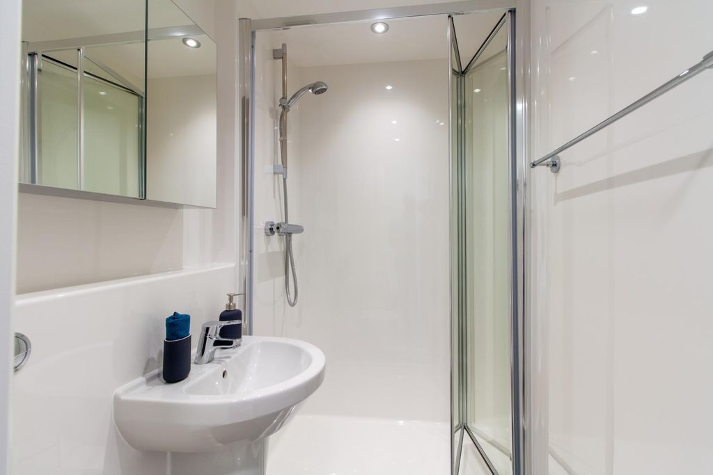 Property photo 3 of 13 8705716.Jpg