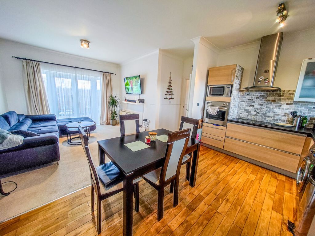 Property photo 3 of 14 Photo 2