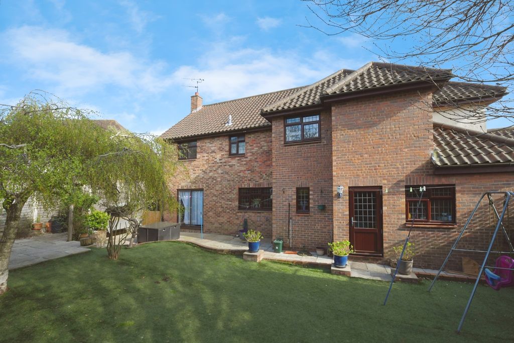 Property photo 2 of 20 Photo