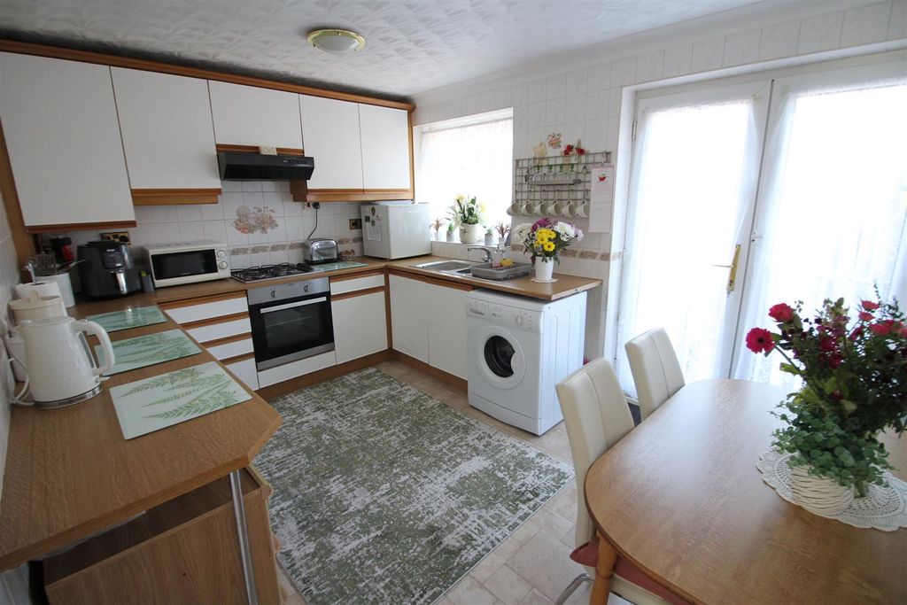 Property photo 3 of 13 Dining Kitchen