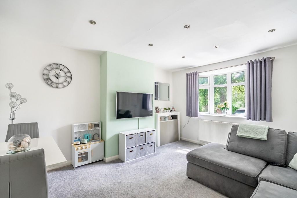 Property photo 3 of 14 10Ea-2-2.Jpg