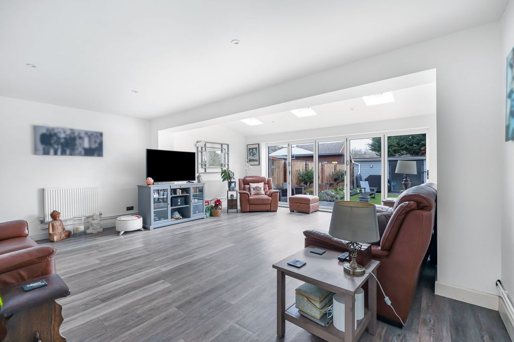 Property photo 3 of 23