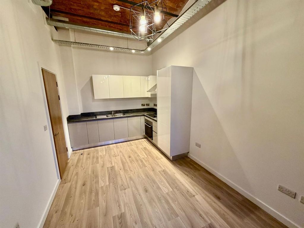 Property photo 2 of 7 205ee1Aa-c4E5-43Dd-81d7-96586221A84B.Jpg