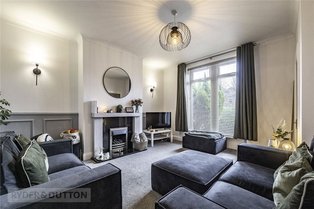 Property photo 2 of 21 Living Room