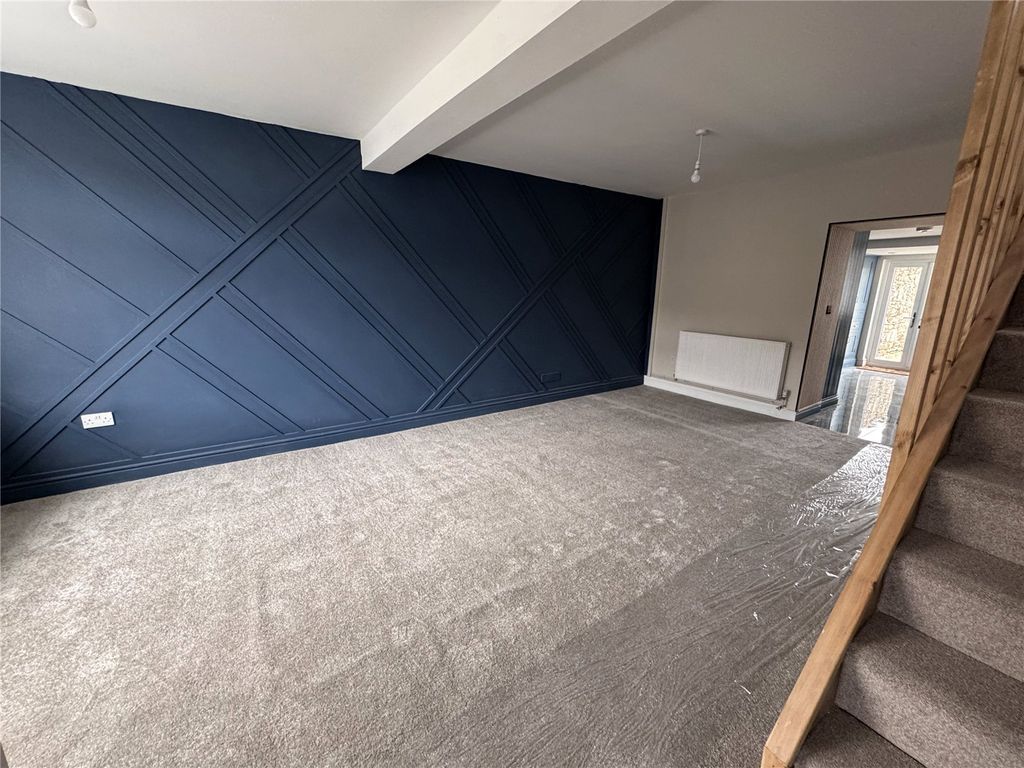 Property photo 2 of 23 Picture No. 32