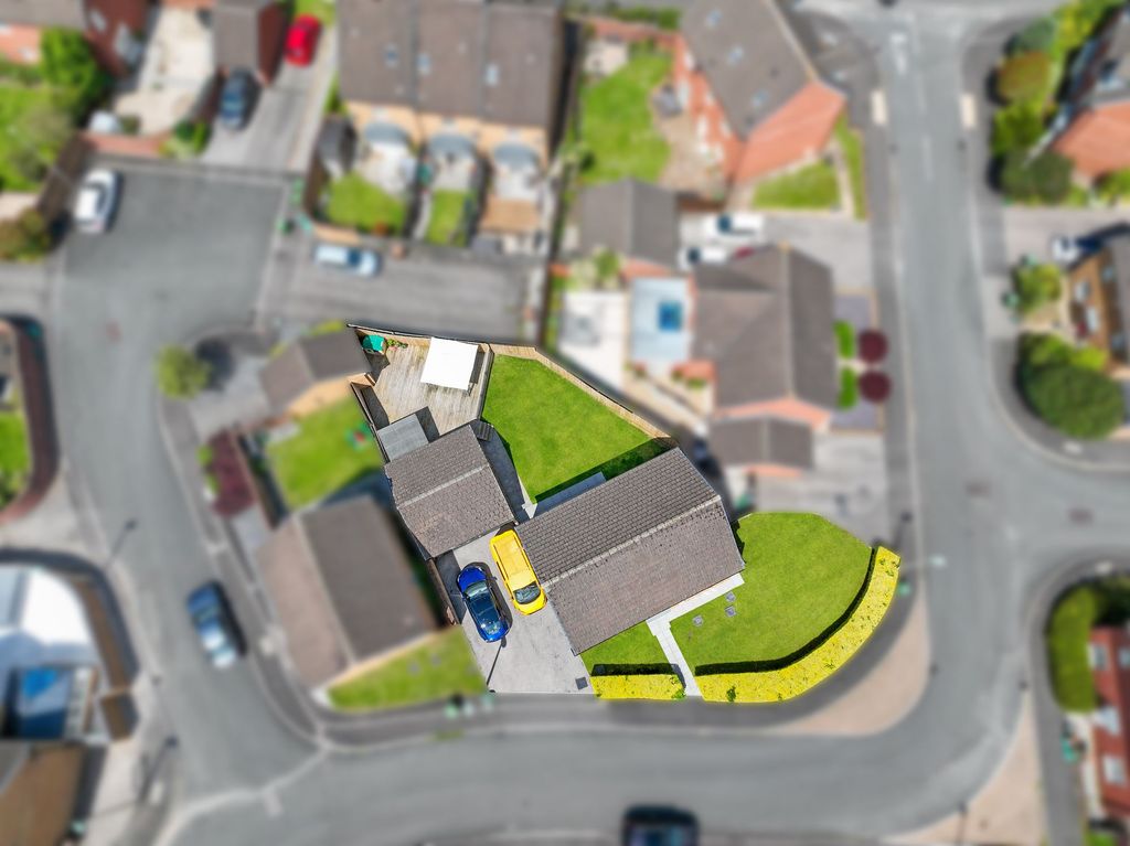 Property photo 2 of 39