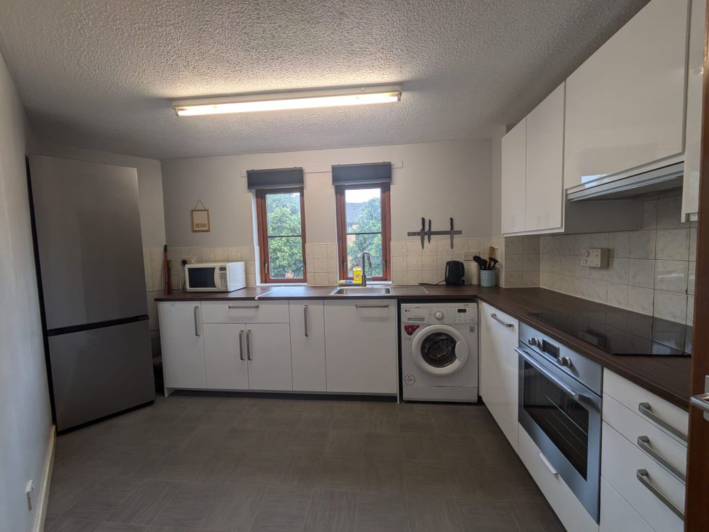 Property photo 2 of 20 Kitchen