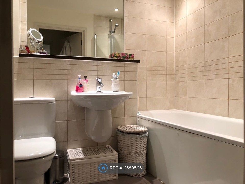 Property photo 2 of 7 Bathroom