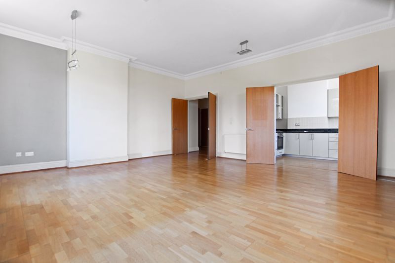 Property photo 3 of 11 Photo 6