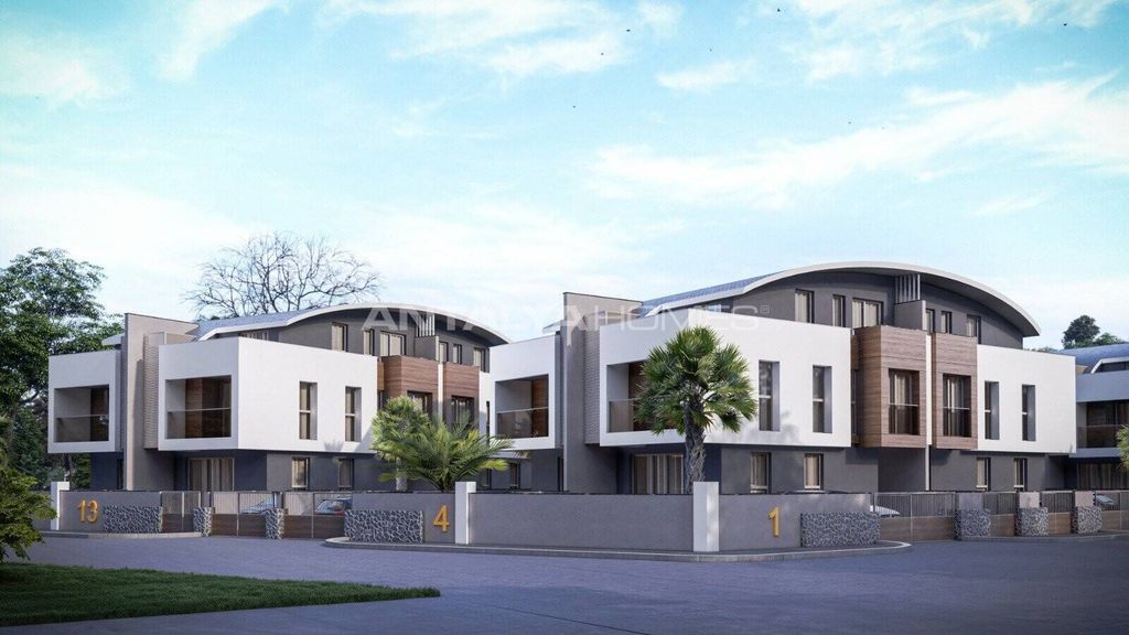 Property photo 2 of 43